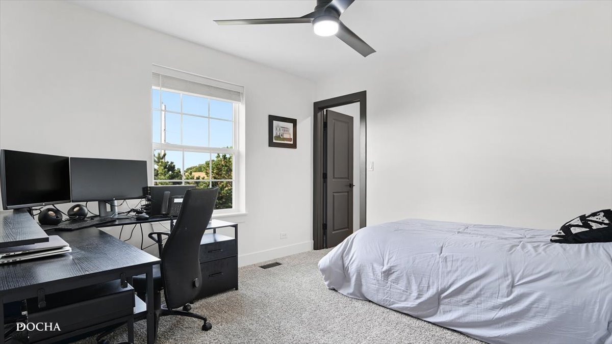 26827 Ashgate Crossing Plainfield, IL 60585 - Photo 17 of 31 a bedroom with a workspace