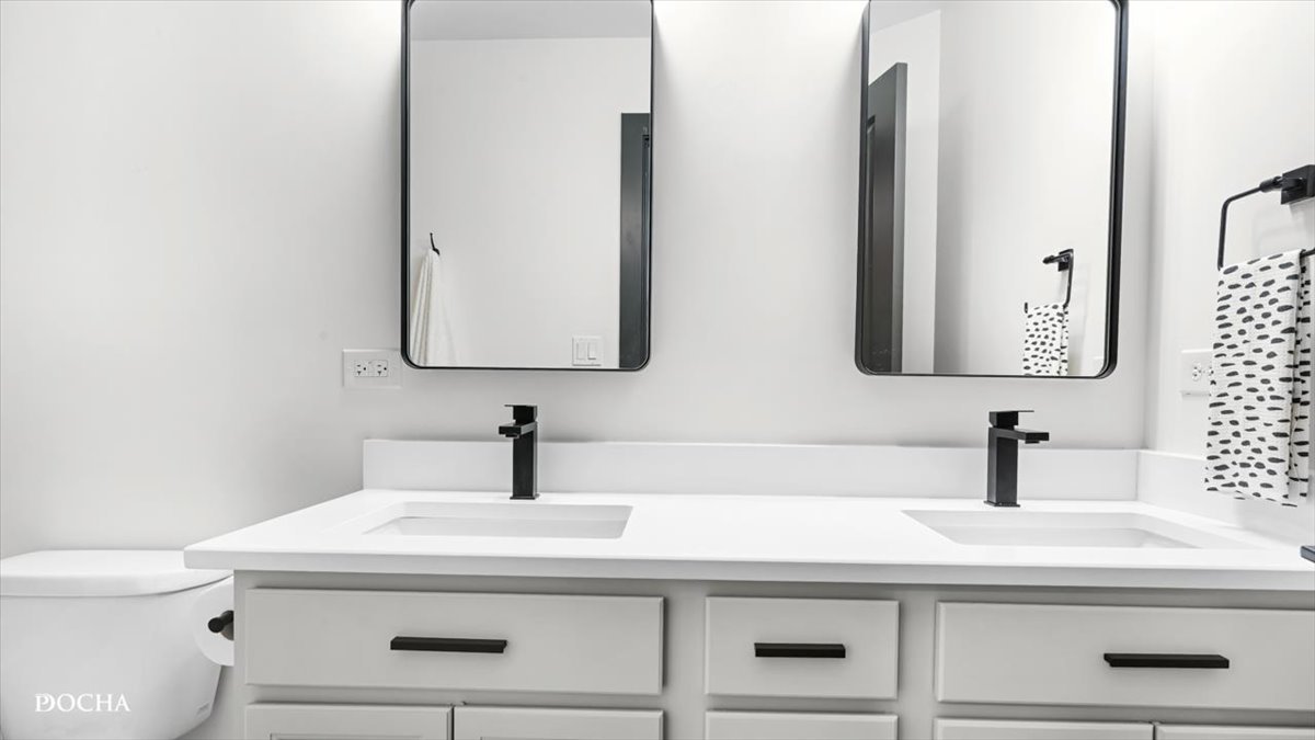 26827 Ashgate Crossing Plainfield, IL 60585 - Photo 19 of 31 a bathroom with a sink and a toilet