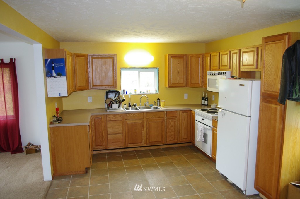 27316 Entwhistle Road East Buckley, WA 98321 - Photo 3 of 14