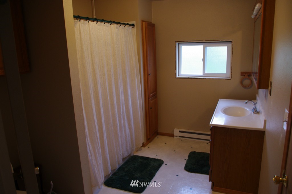 27316 Entwhistle Road East Buckley, WA 98321 - Photo 4 of 14