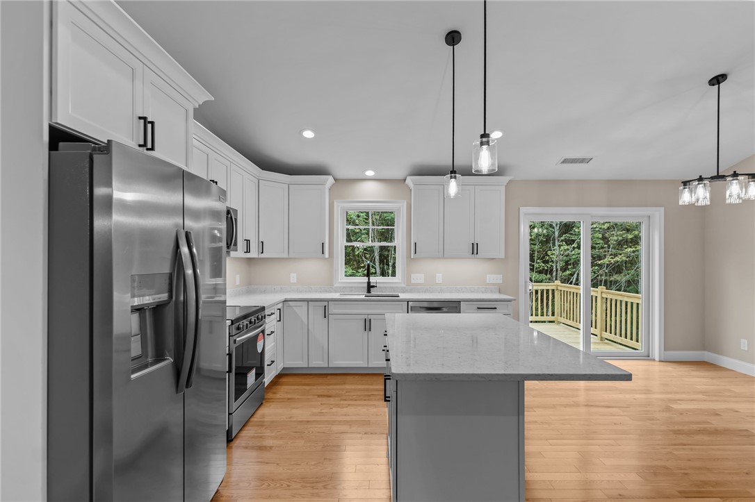 955 Chopmist Hill Road Scituate, RI 02857 - Photo 13 of 46