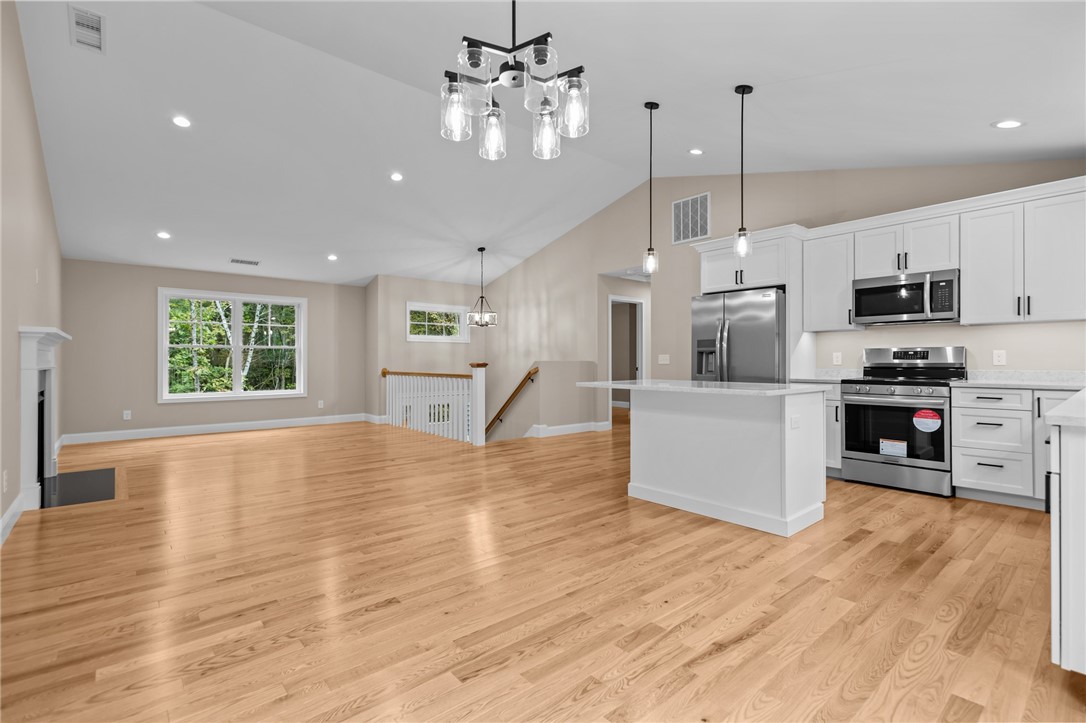 955 Chopmist Hill Road Scituate, RI 02857 - Photo 9 of 46