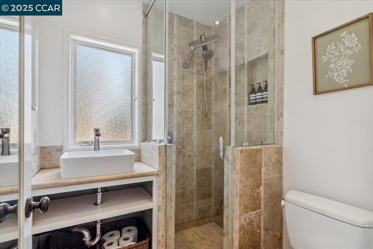 3036 Dohr Street Berkeley, CA 94702 - Photo 17 of 35