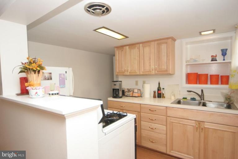 9902 Capitol View Avenue Silver Spring, MD 20910 - Photo 14 of 27 Kitchen