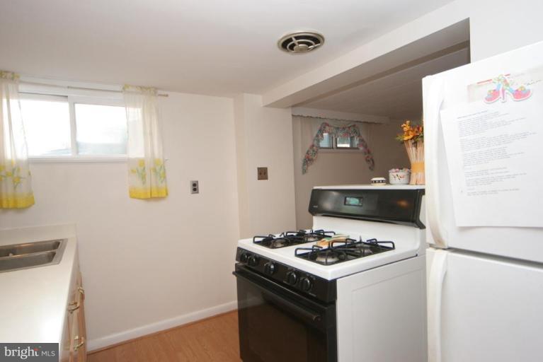 9902 Capitol View Avenue Silver Spring, MD 20910 - Photo 15 of 27 Kitchen #2