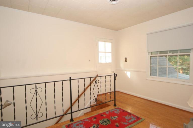 9902 Capitol View Avenue Silver Spring, MD 20910 - Photo 8 of 27 Den