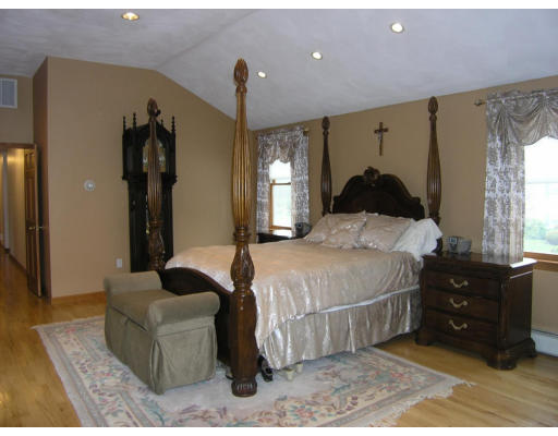 62 Revere Road Woburn, MA 01801 - Photo 6 of 14 Gallery Image 6