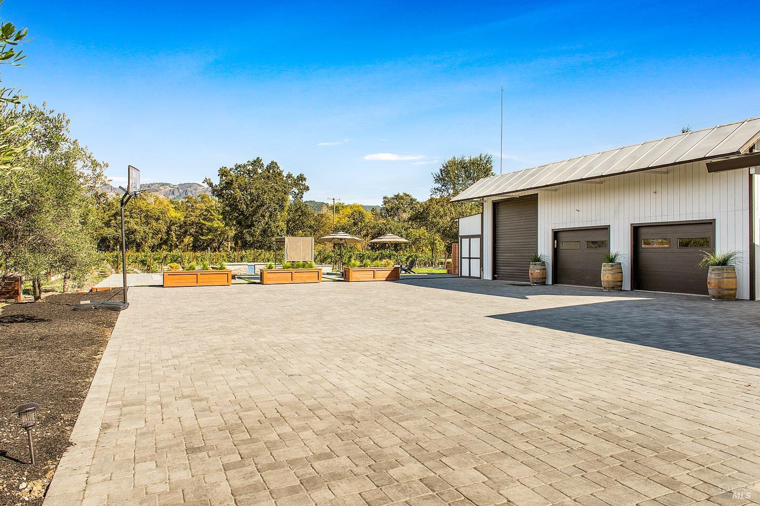 3002 Foothill Boulevard Calistoga, CA 94515 - Photo 37 of 60 a view of road and residential houses