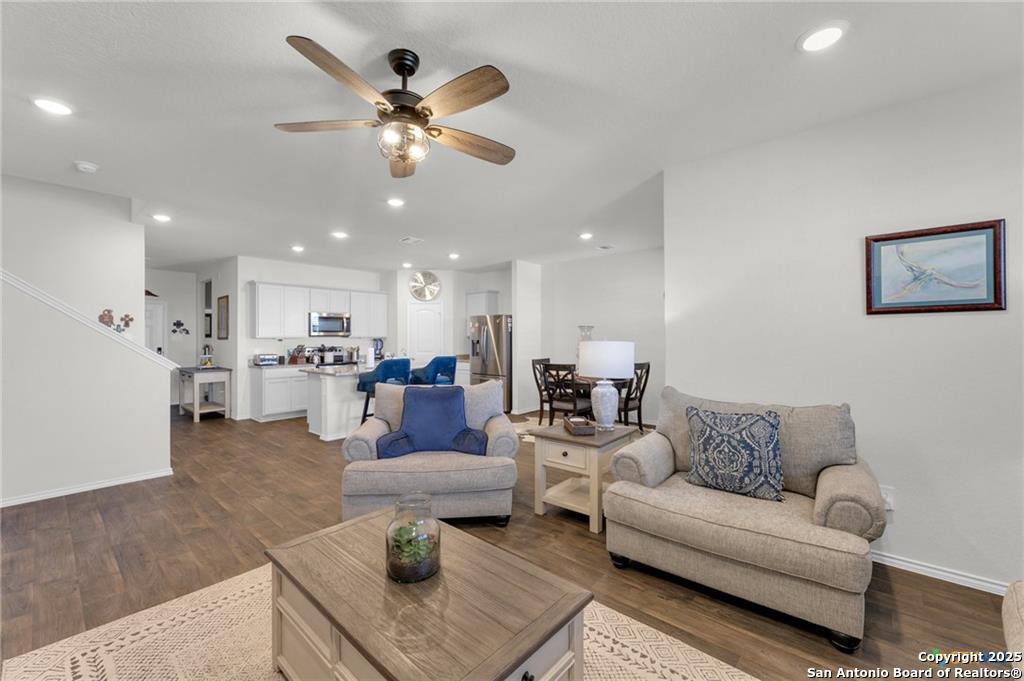 437 Signe Seguin, TX 78155 - Photo 4 of 15