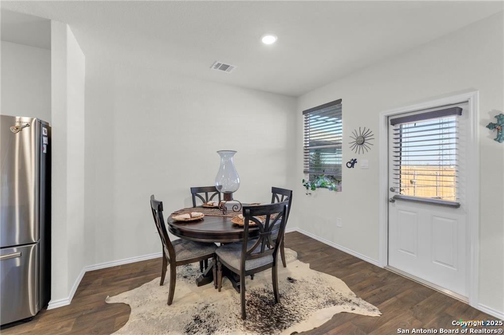 437 Signe Seguin, TX 78155 - Photo 5 of 15