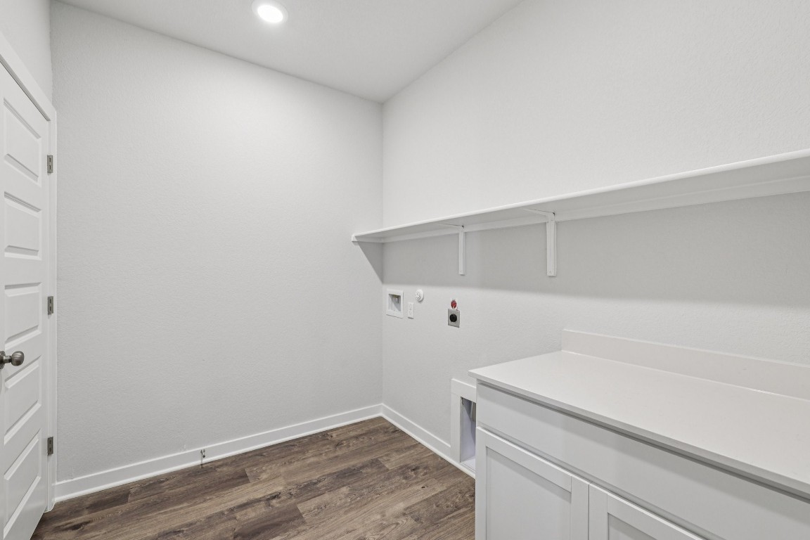 1212 Lavender Way Georgetown, TX 78628 - Photo 14 of 32 a view of utility room