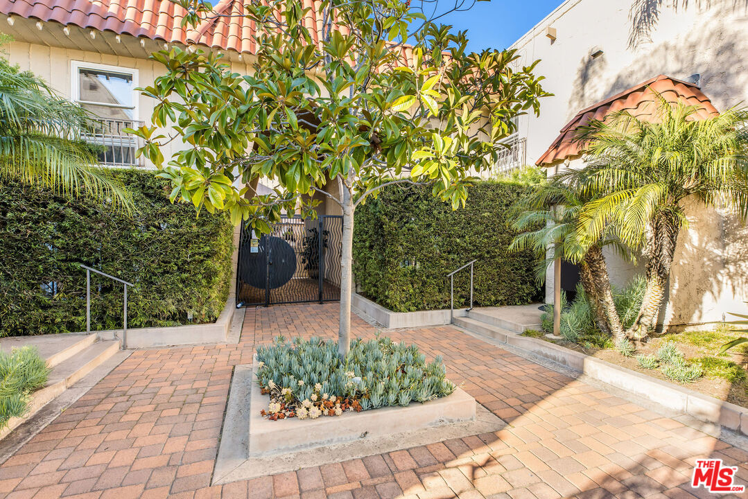 8025 Redlands Street, Unit 13 Playa del Rey, CA 90293 - Photo 32 of 43