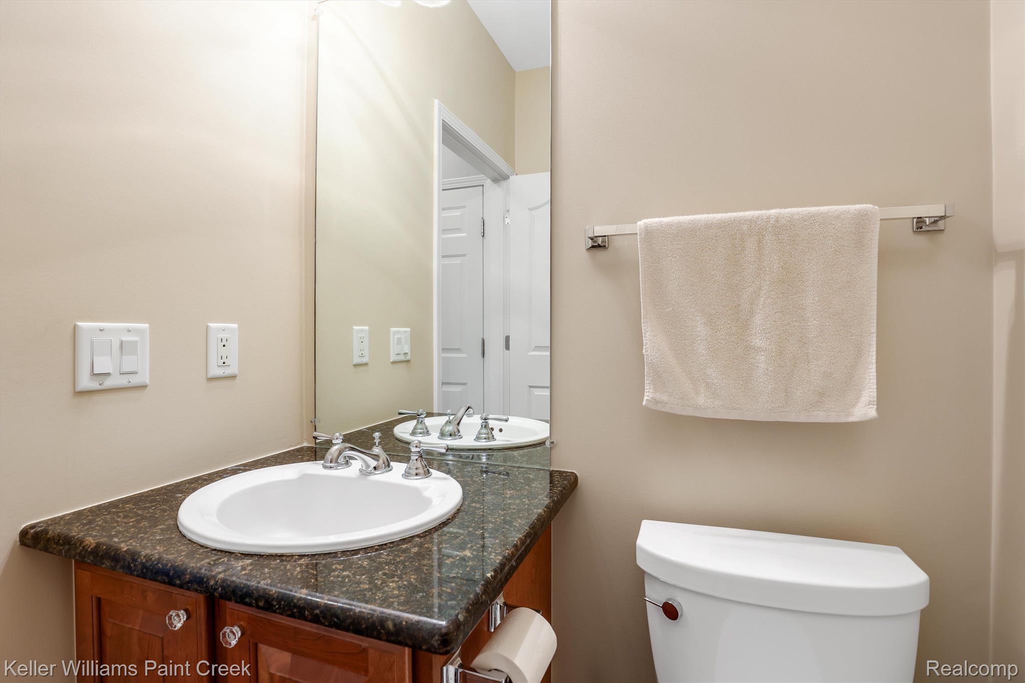 1803 Bliss Court Rochester, MI 48307 - Photo 27 of 50 Half Bathroom