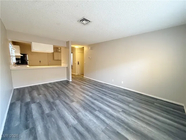 $1,090 | 5206 Golden Lane, Unit B, Las Vegas, NV 89119