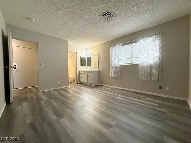 $1,090 | 5206 Golden Lane, Unit B, Las Vegas, NV 89119