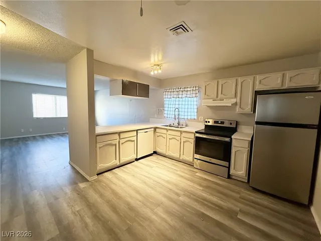 $1,090 | 5206 Golden Lane, Unit B, Las Vegas, NV 89119