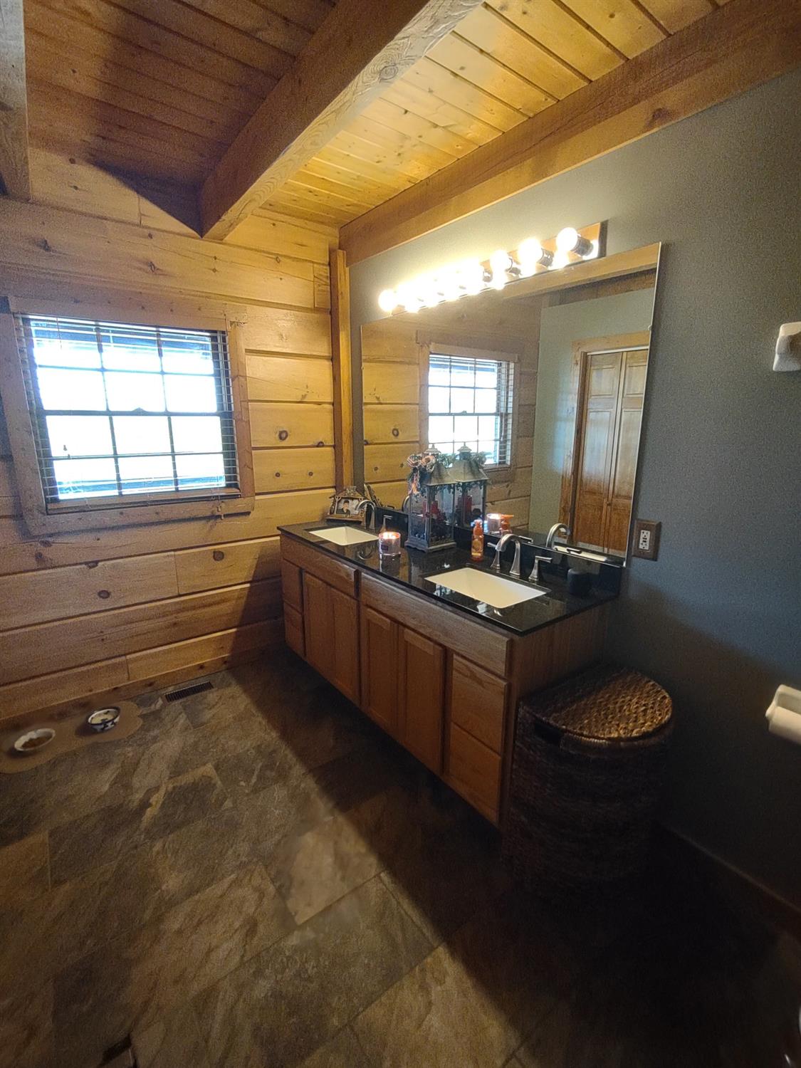 10902 North Hogan Road Aurora, IN 47001 - Photo 8 of 8