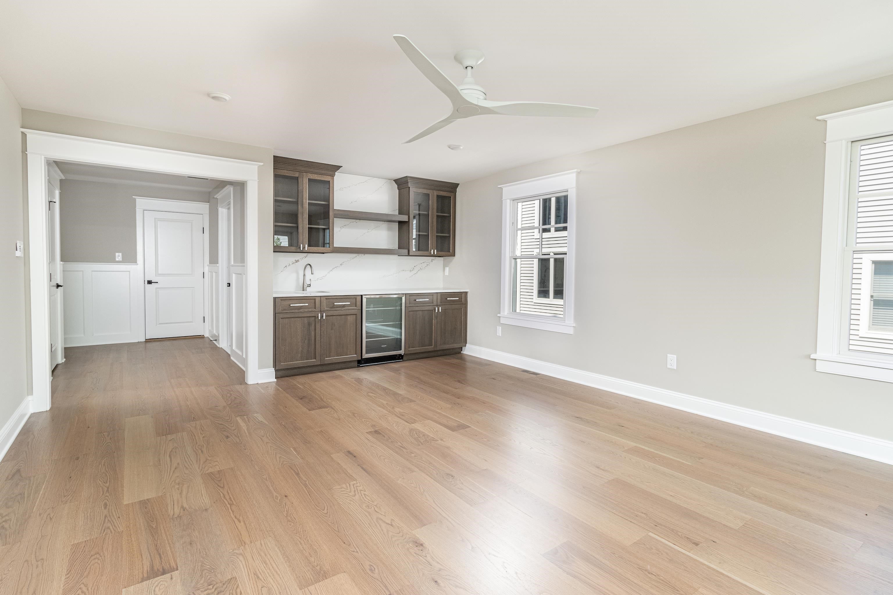 121 32nd Street Avalon, NJ 08202 - Photo 5 of 35 a view of kitchen with wooden floor and electronic appliances