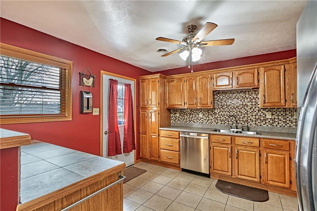 976 Monaca Road Monaca, PA 15061 - Photo 12 of 22 Gallery Image 12
