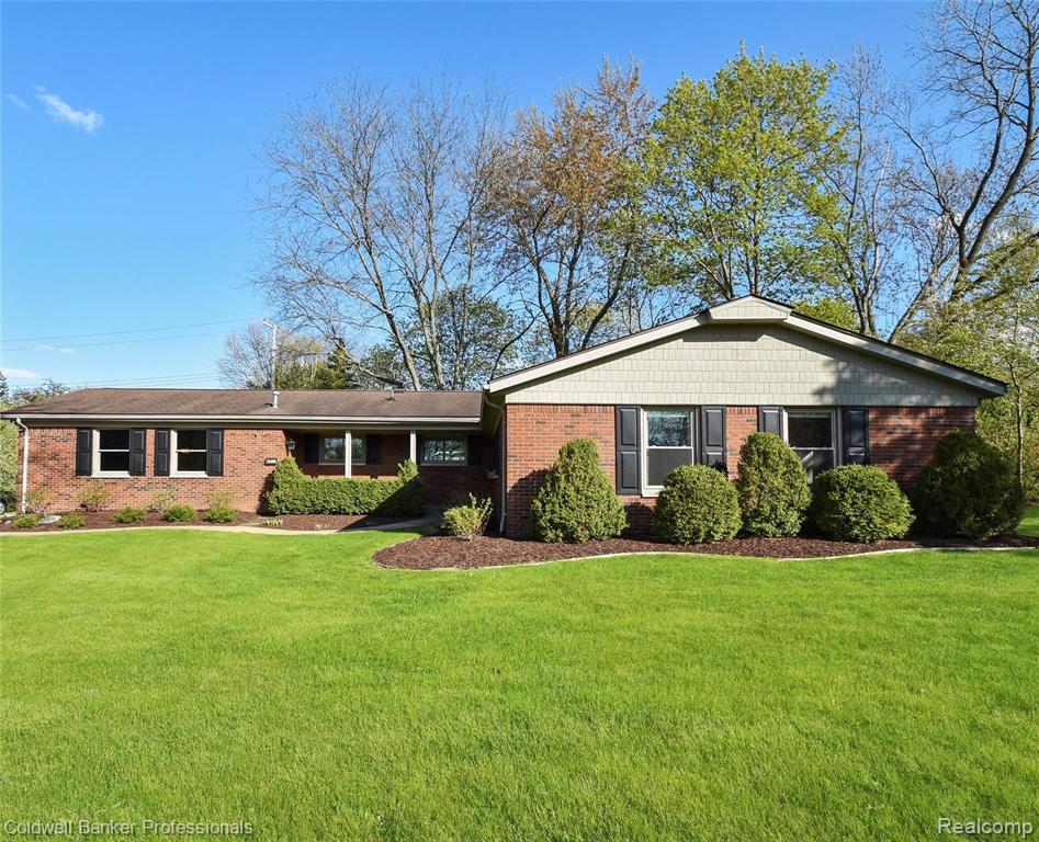 21400 Stanstead Road Northville, MI 48167 - Photo 26 of 29