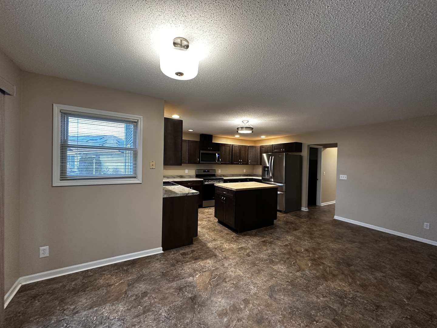 1103 Prestwick Point Champaign, IL 61822 - Photo 6 of 37