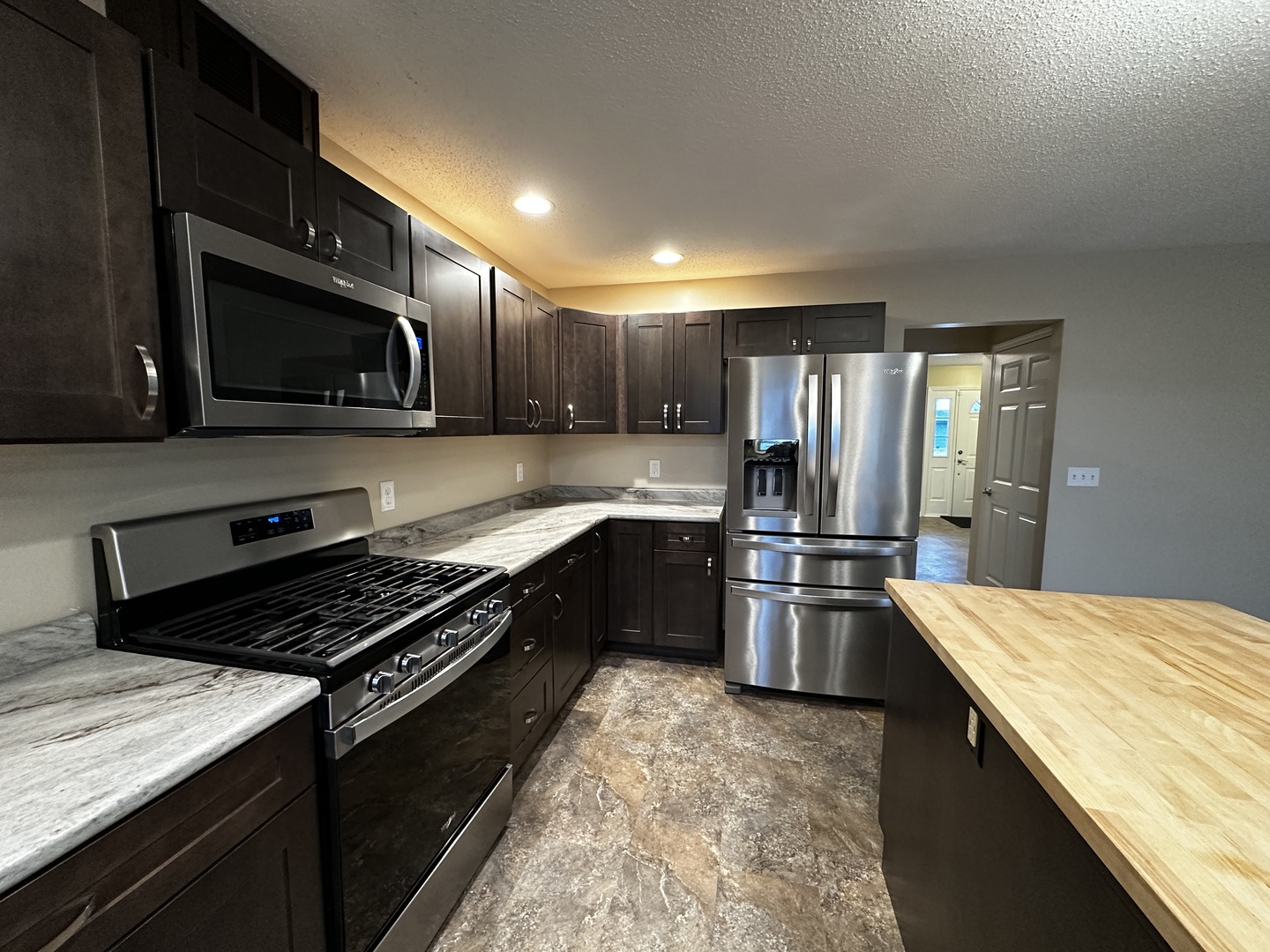 1103 Prestwick Point Champaign, IL 61822 - Photo 9 of 37