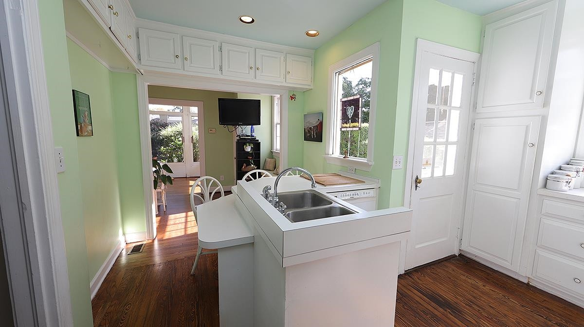 1608 Craig Street Raleigh, NC 27608 - Photo 16 of 42 Kitchen