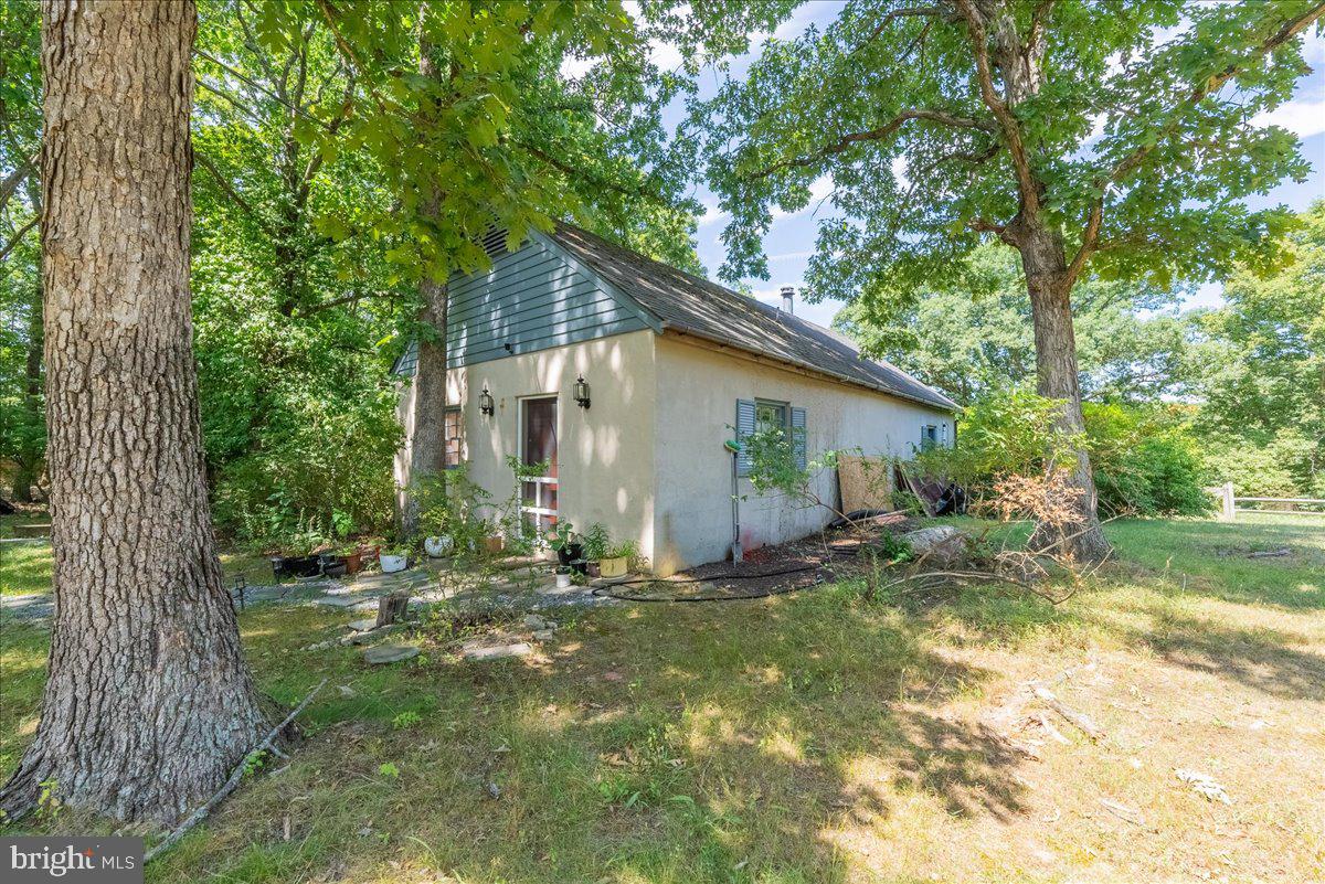 12720 Piney Meetinghouse Road Potomac, MD 20854 - Photo 12 of 32