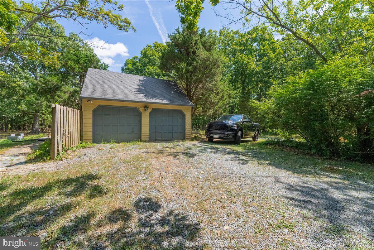 12720 Piney Meetinghouse Road Potomac, MD 20854 - Photo 15 of 32