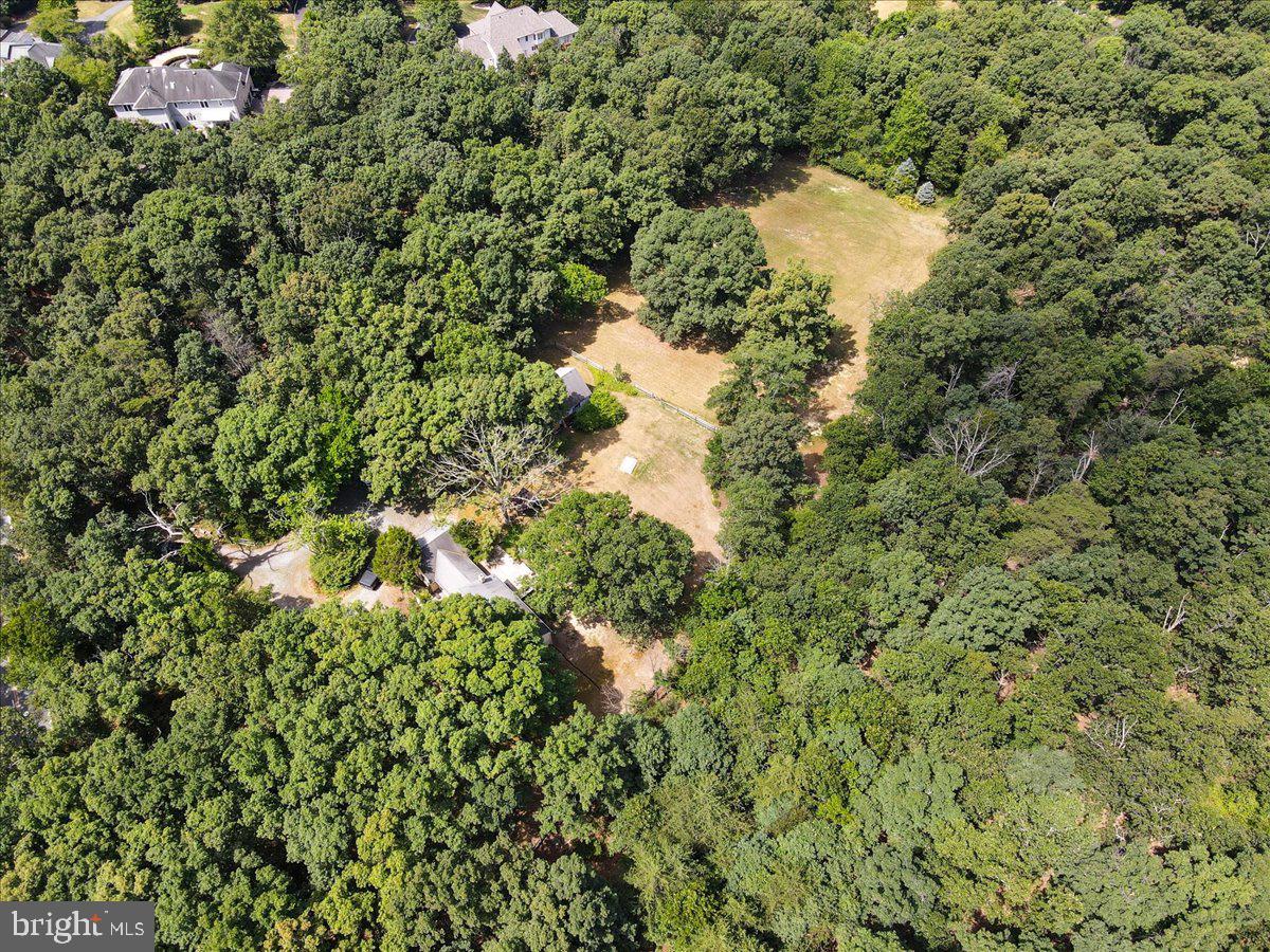 12720 Piney Meetinghouse Road Potomac, MD 20854 - Photo 17 of 32