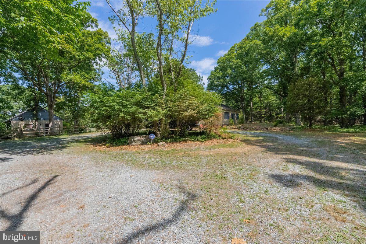 12720 Piney Meetinghouse Road Potomac, MD 20854 - Photo 31 of 32