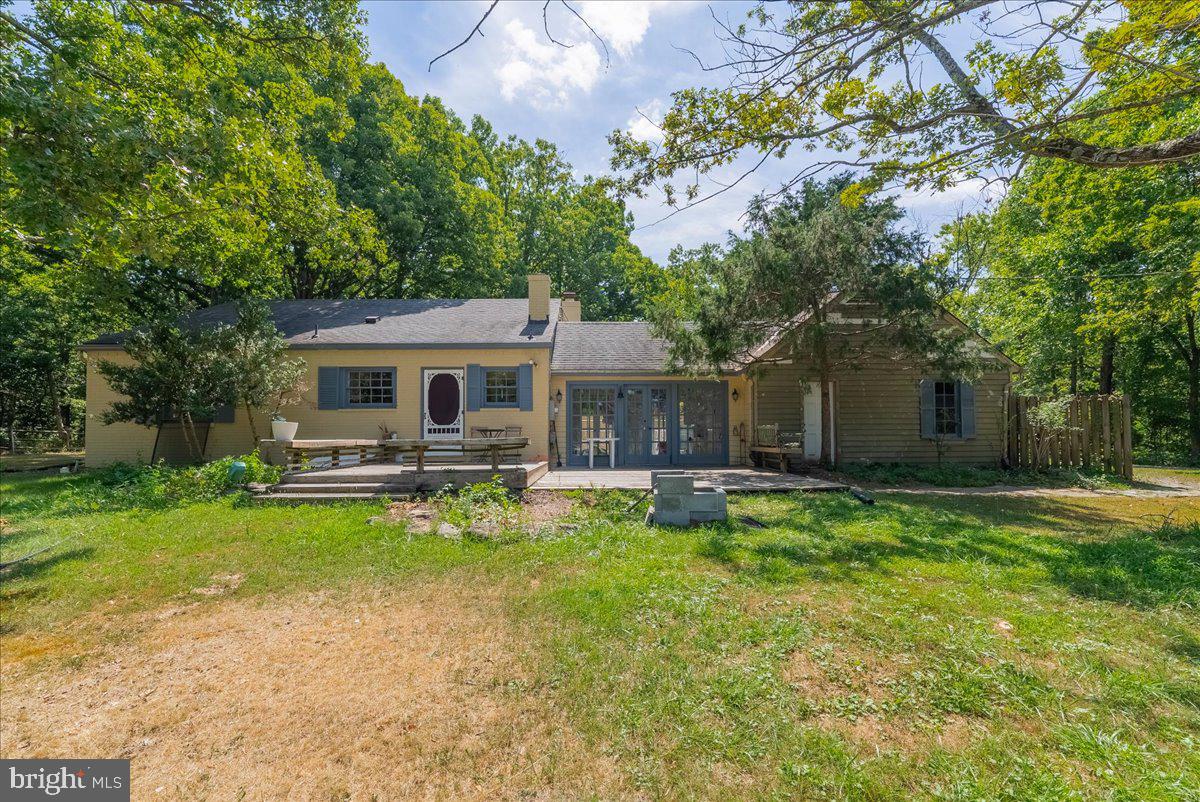 12720 Piney Meetinghouse Road Potomac, MD 20854 - Photo 4 of 32