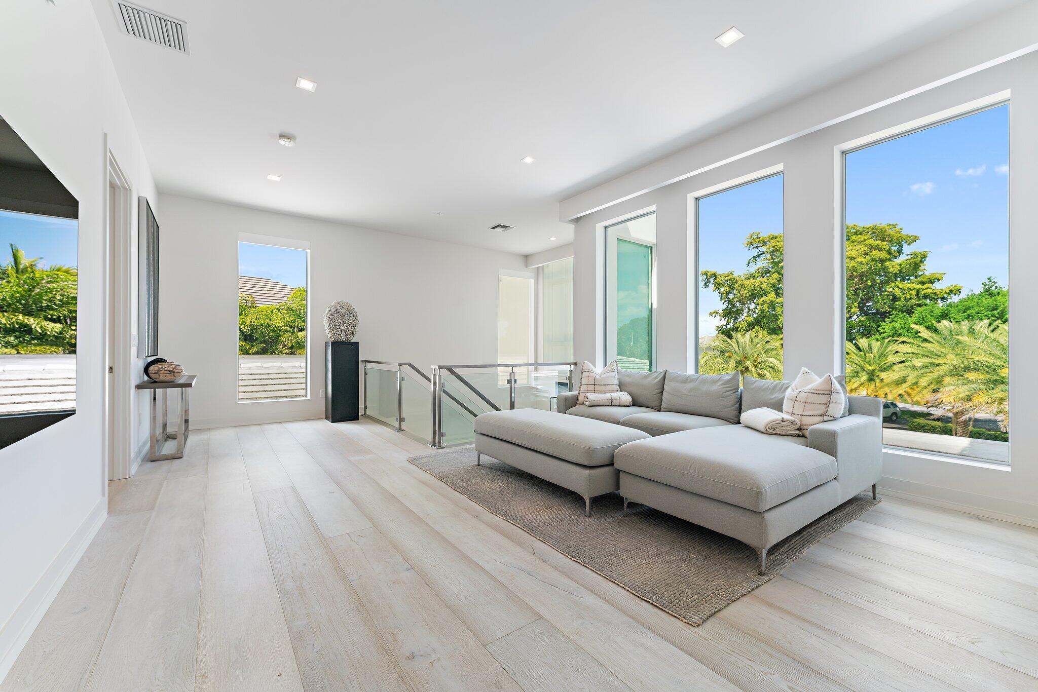 2162 Radnor Road North Palm Beach, FL 33408 - Photo 34 of 71 2nd FL Loft