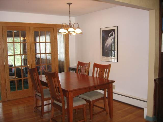 44 Wellington Road Bethlehem, NY 12054 - Photo 4 of 6 Photo 4