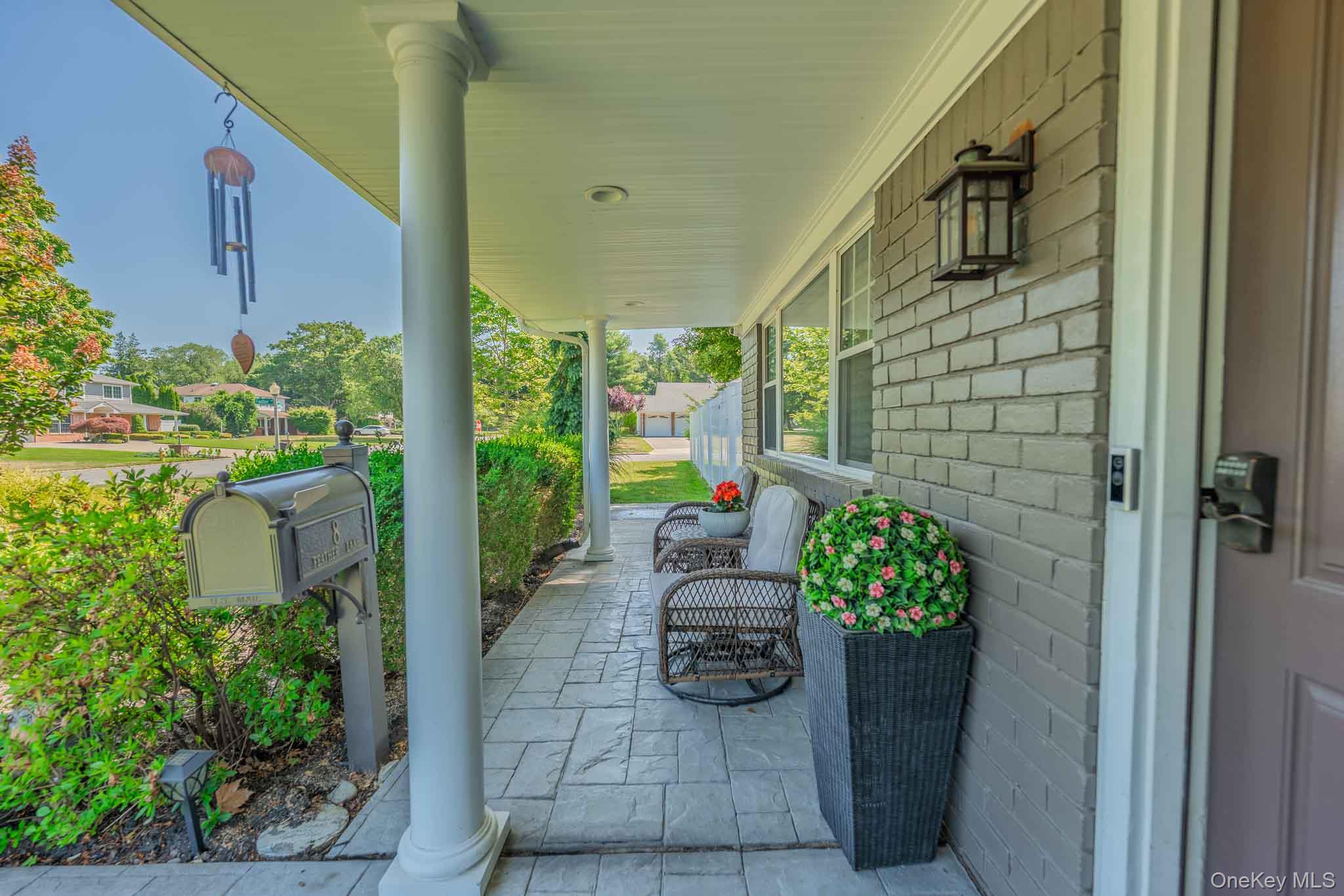 8 Feather Lane Commack, NY 11725 - Photo 5 of 50