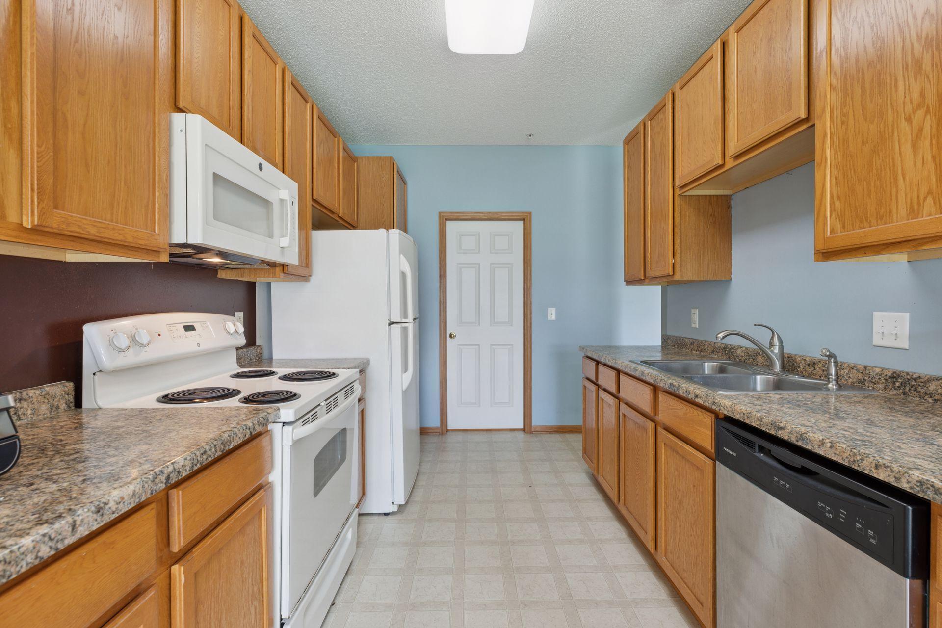 7308 Unity Lane North Brooklyn Park, MN 55443 - Photo 4 of 43