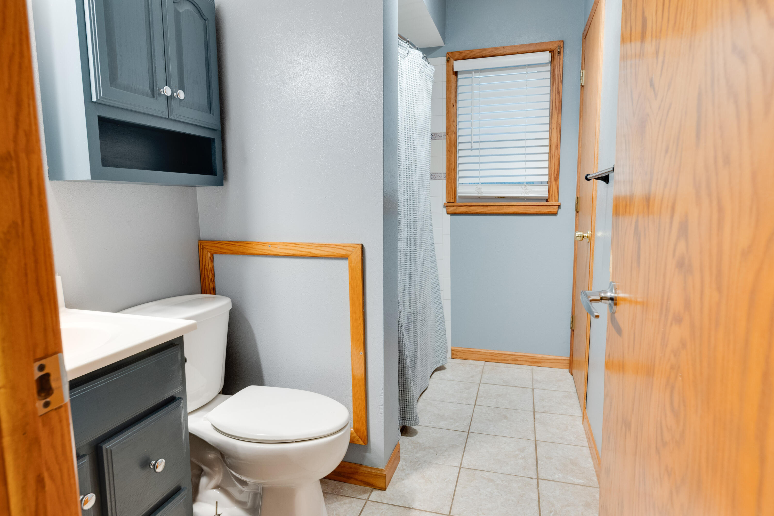 S93W31289 County Rd NN Mukwonago, WI 53149 - Photo 13 of 26 Main floor full bath