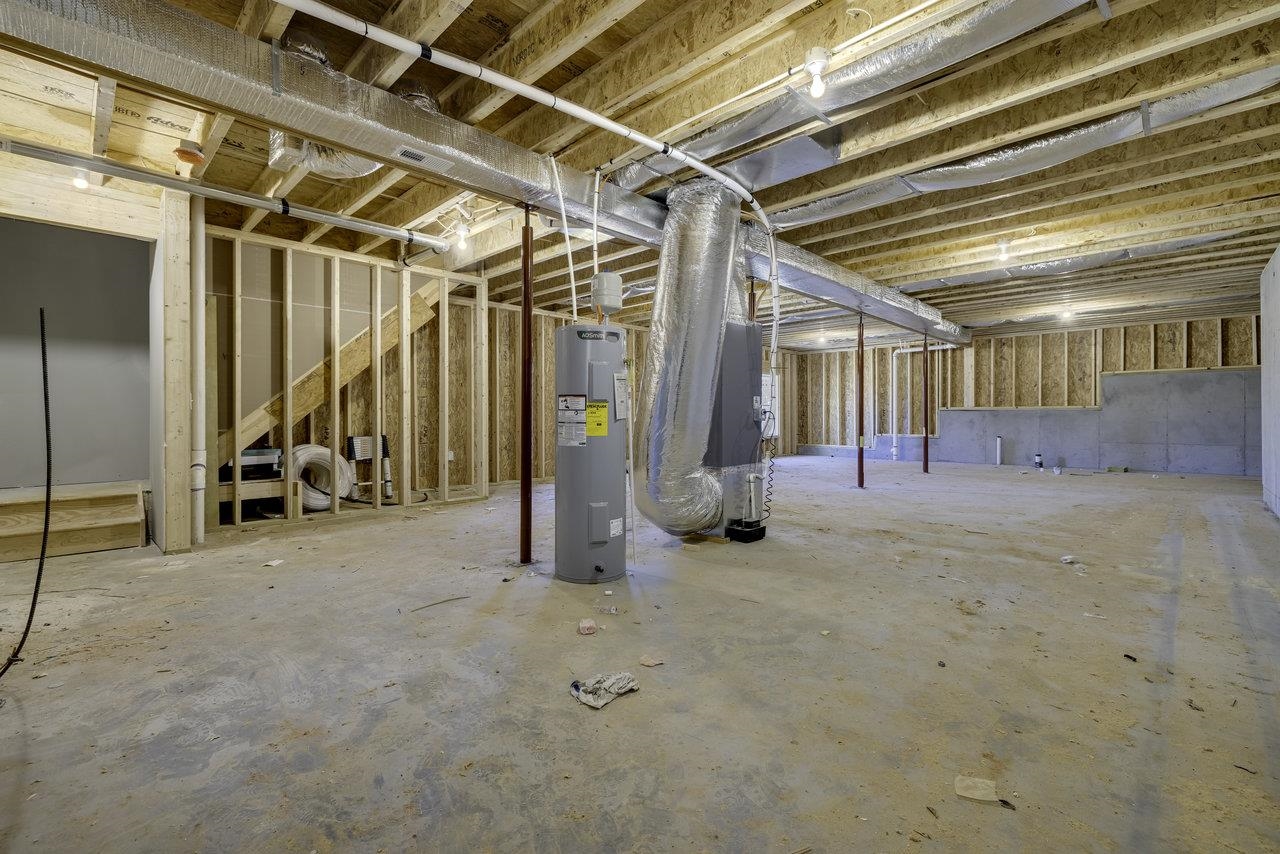 105 Springridge Lane Fairfield, VA 24435 - Photo 39 of 54 a view of a room with gym equipment