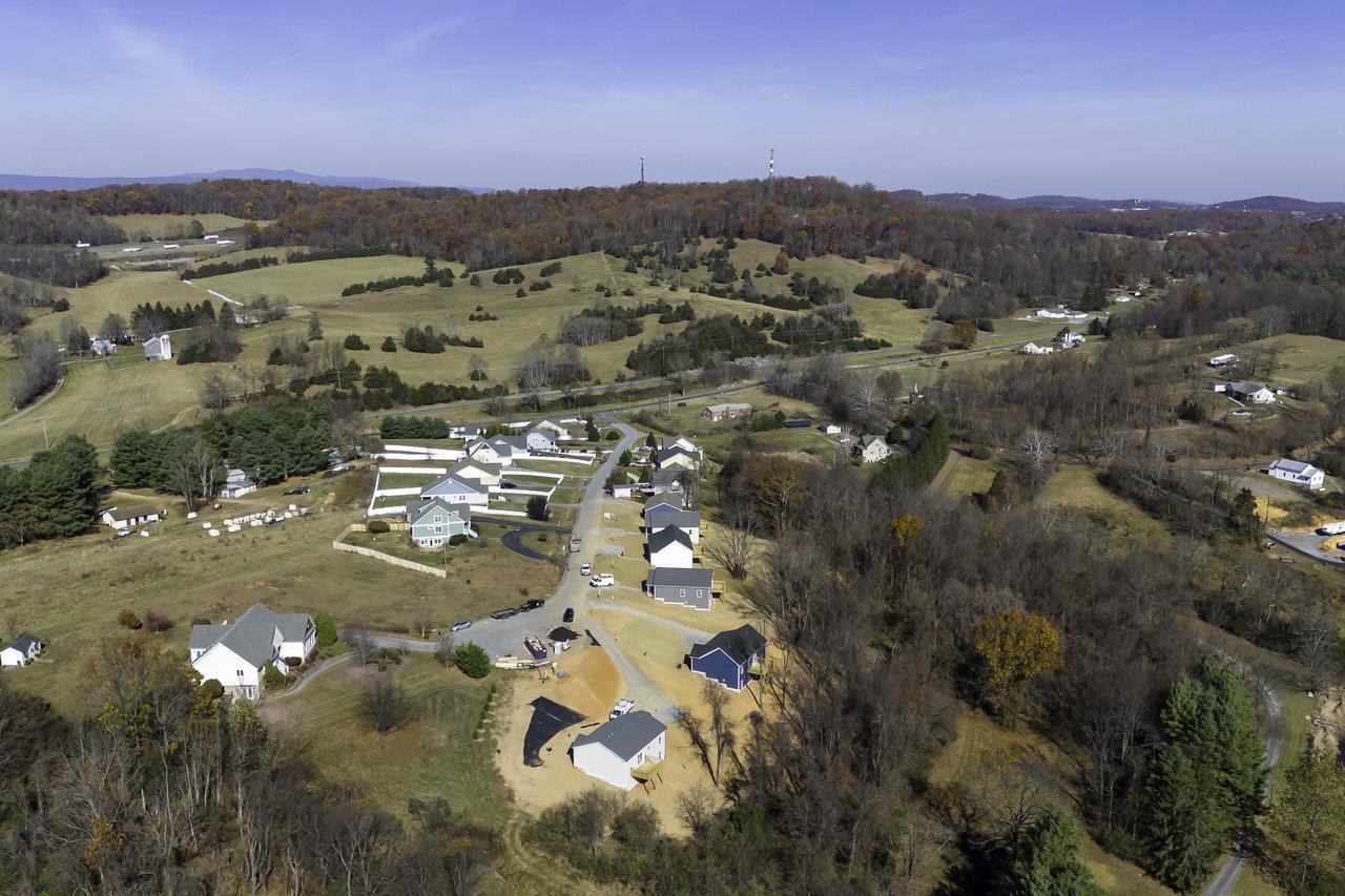 105 Springridge Lane Fairfield, VA 24435 - Photo 50 of 54 an aerial view of residential house and green space