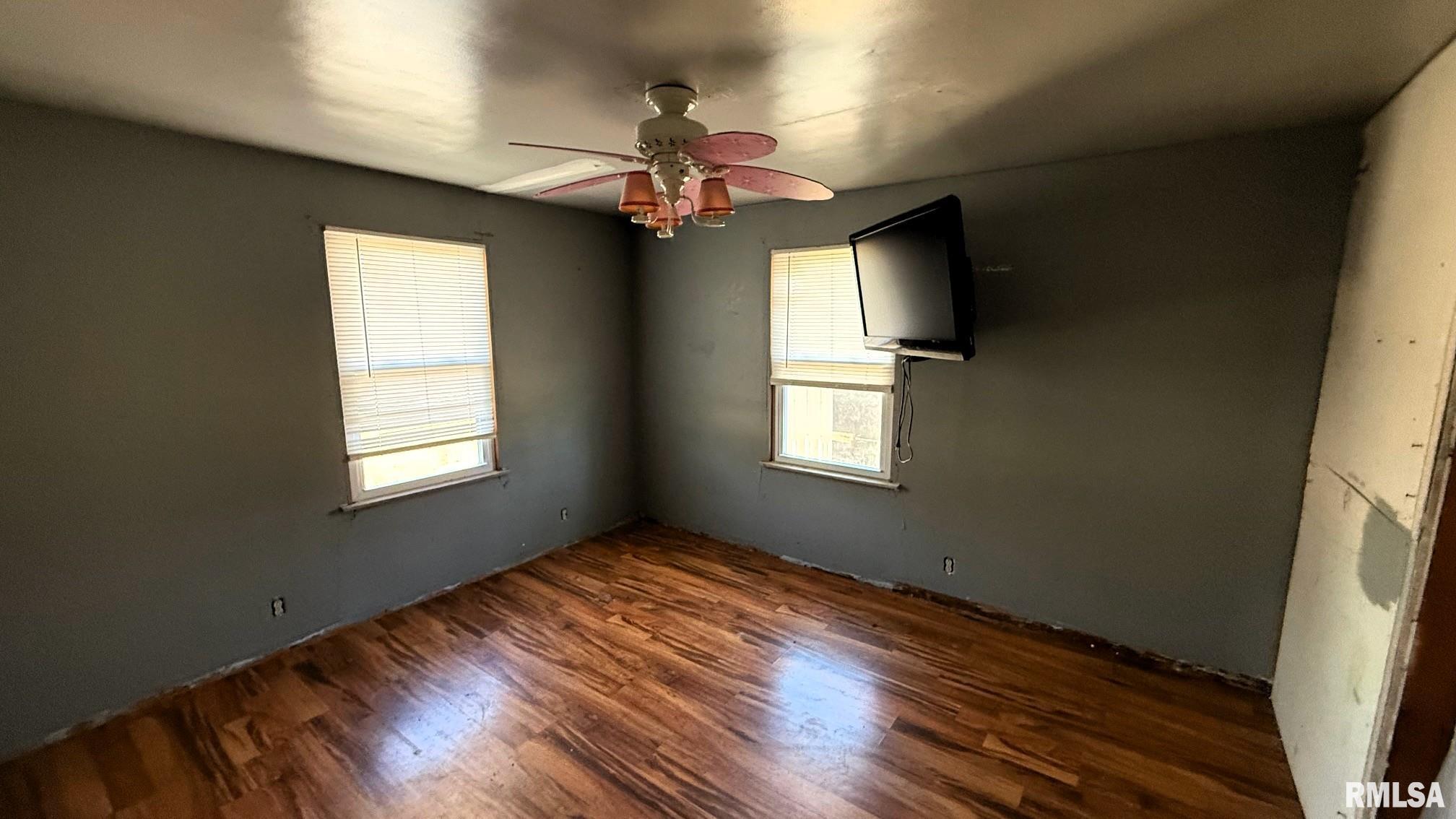 108 North Locust Street Roberts, IL 60962 - Photo 13 of 26