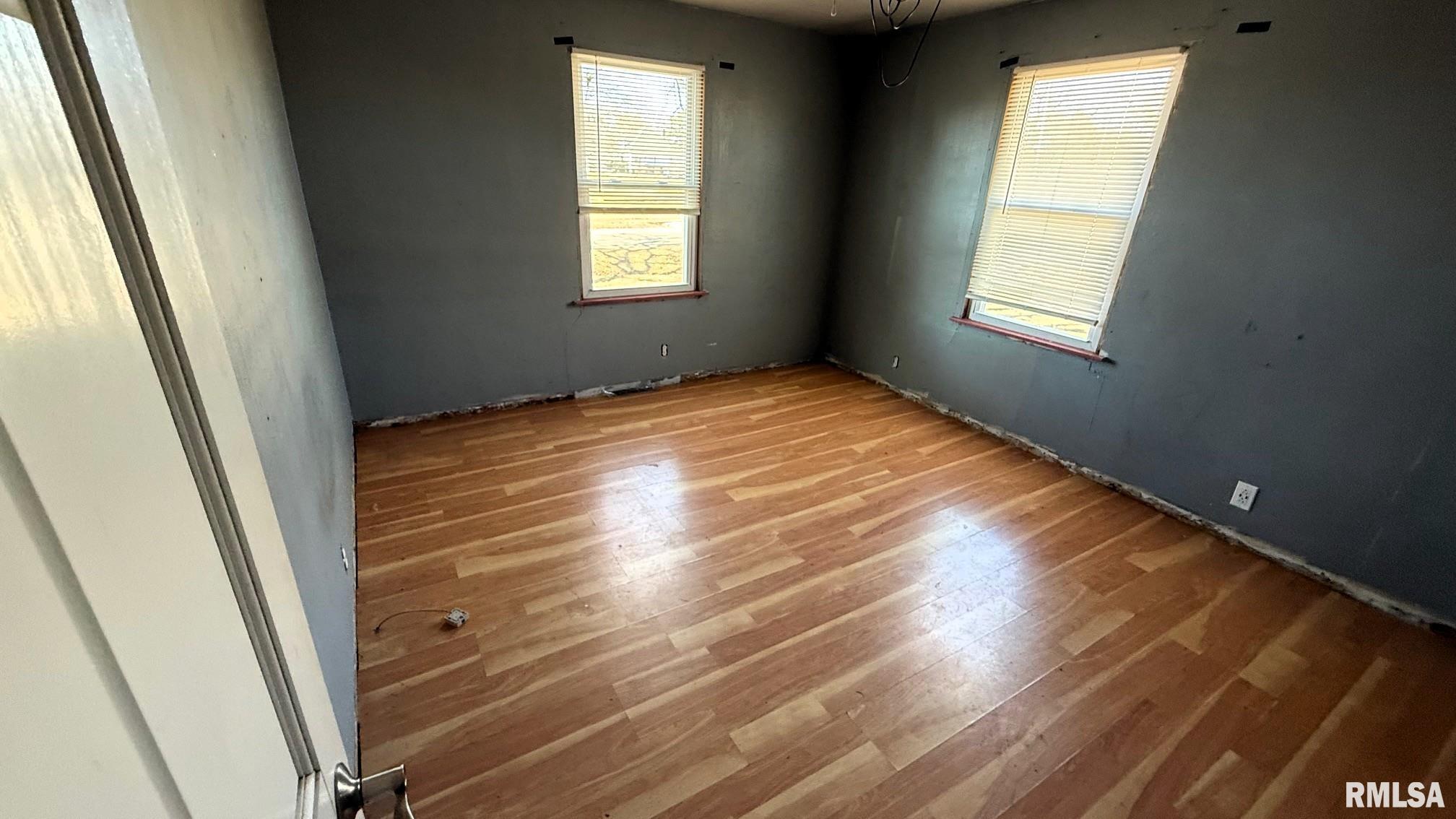 108 North Locust Street Roberts, IL 60962 - Photo 14 of 26