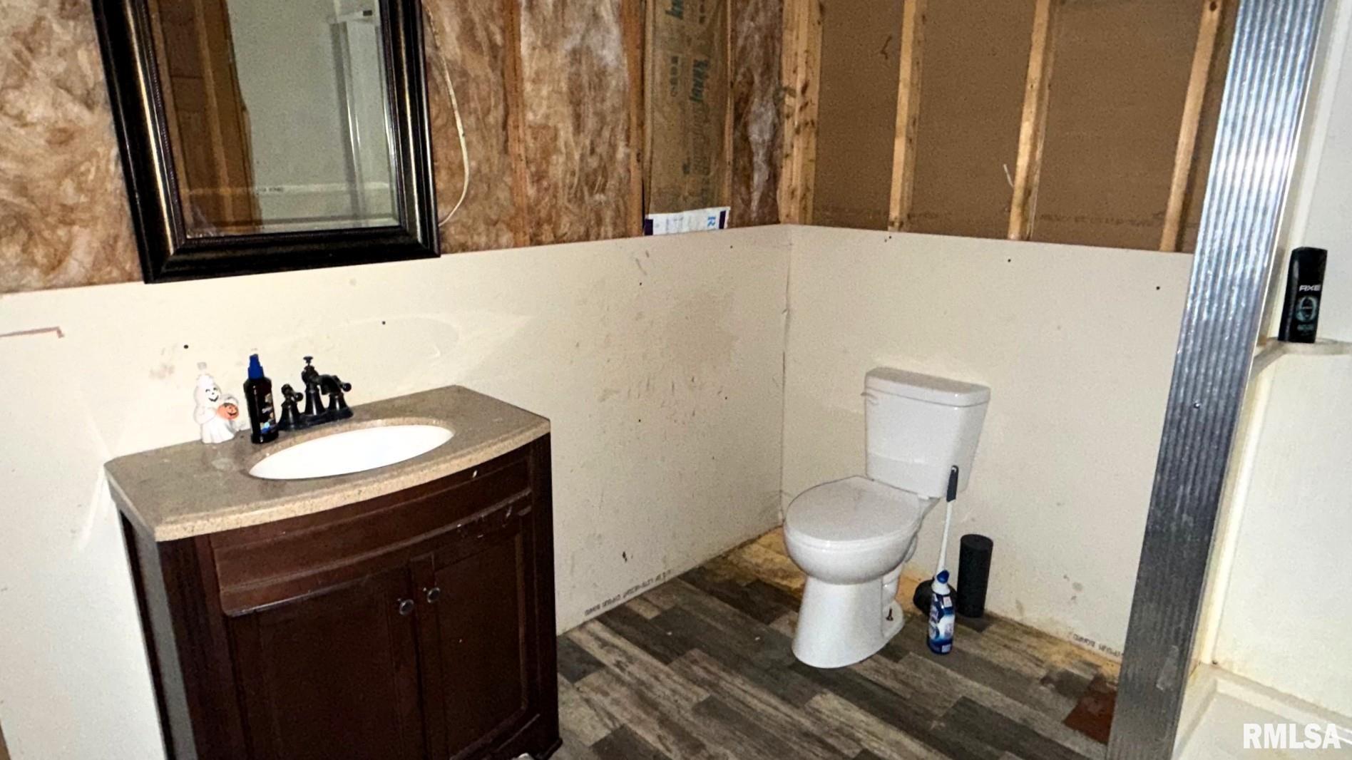 108 North Locust Street Roberts, IL 60962 - Photo 15 of 26