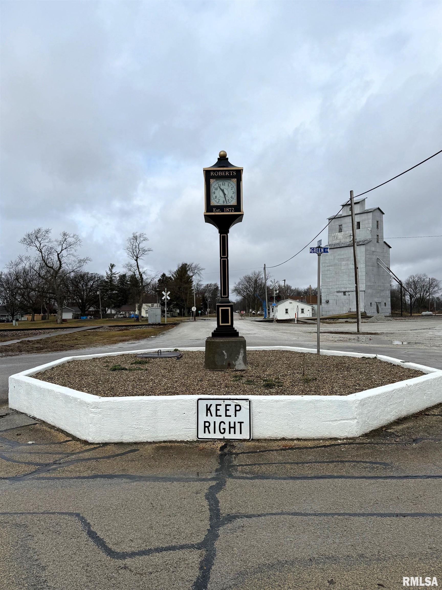 108 North Locust Street Roberts, IL 60962 - Photo 18 of 26