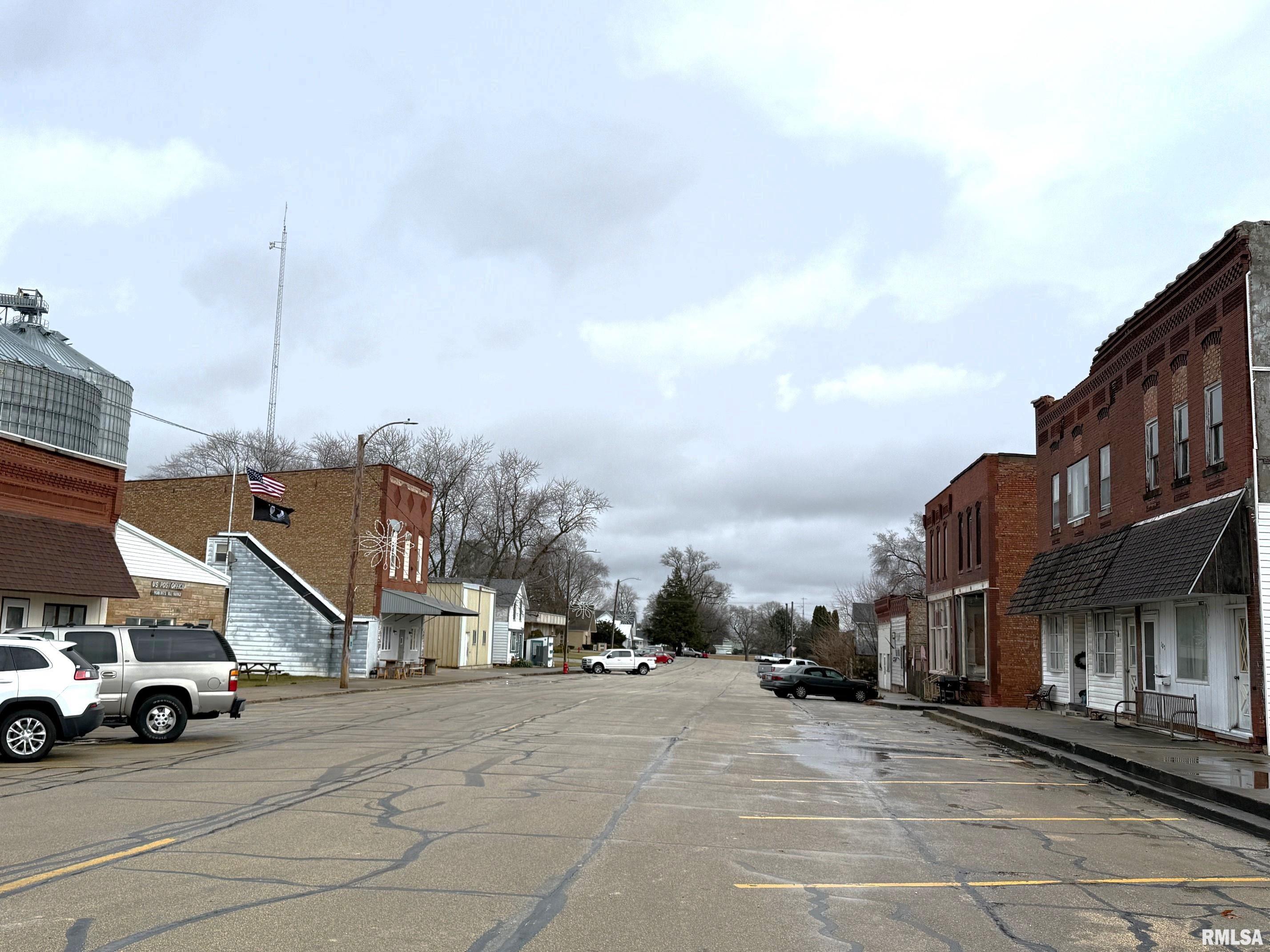 108 North Locust Street Roberts, IL 60962 - Photo 19 of 26