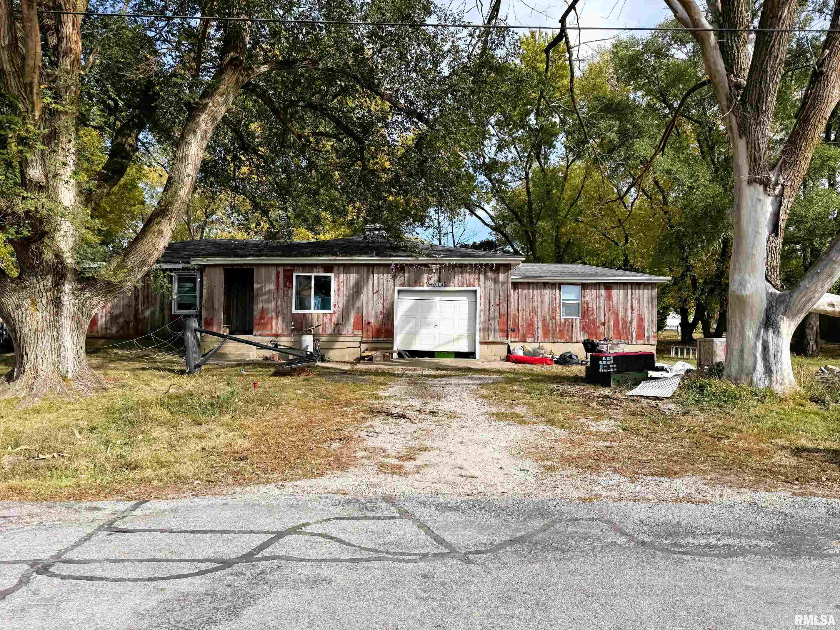 108 North Locust Street Roberts, IL 60962 - Photo 24 of 26