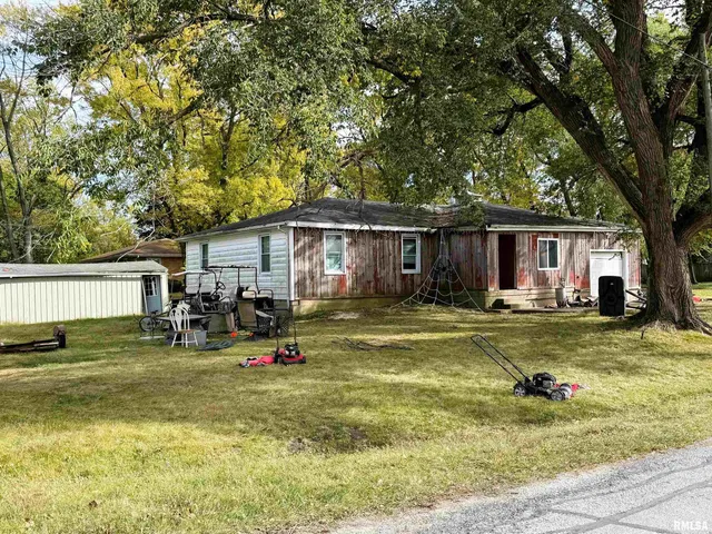 $39,900 | 108 North Locust Street, Roberts, IL 60962