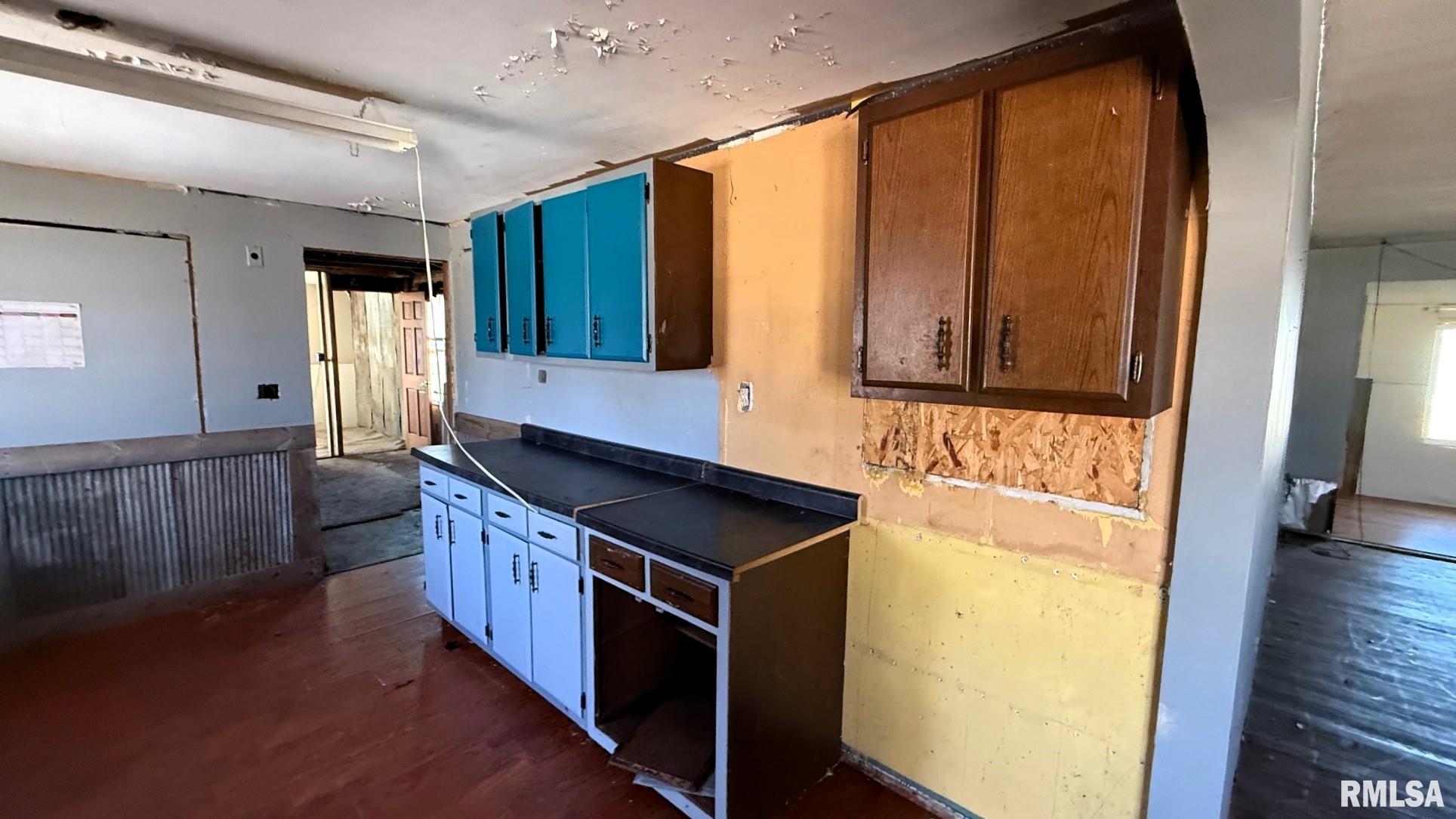 108 North Locust Street Roberts, IL 60962 - Photo 7 of 26