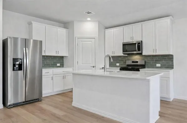 $2,300 | 714 Leavenworth Drive, McKinney, TX 75071