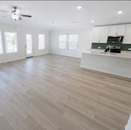 $2,300 | 714 Leavenworth Drive, McKinney, TX 75071