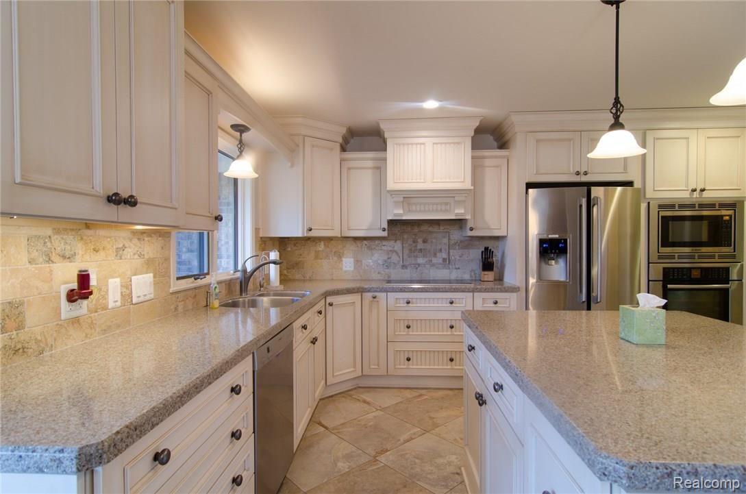 21995 Currie Road Northville, MI 48167 - Photo 9 of 35 export-7.jpg
